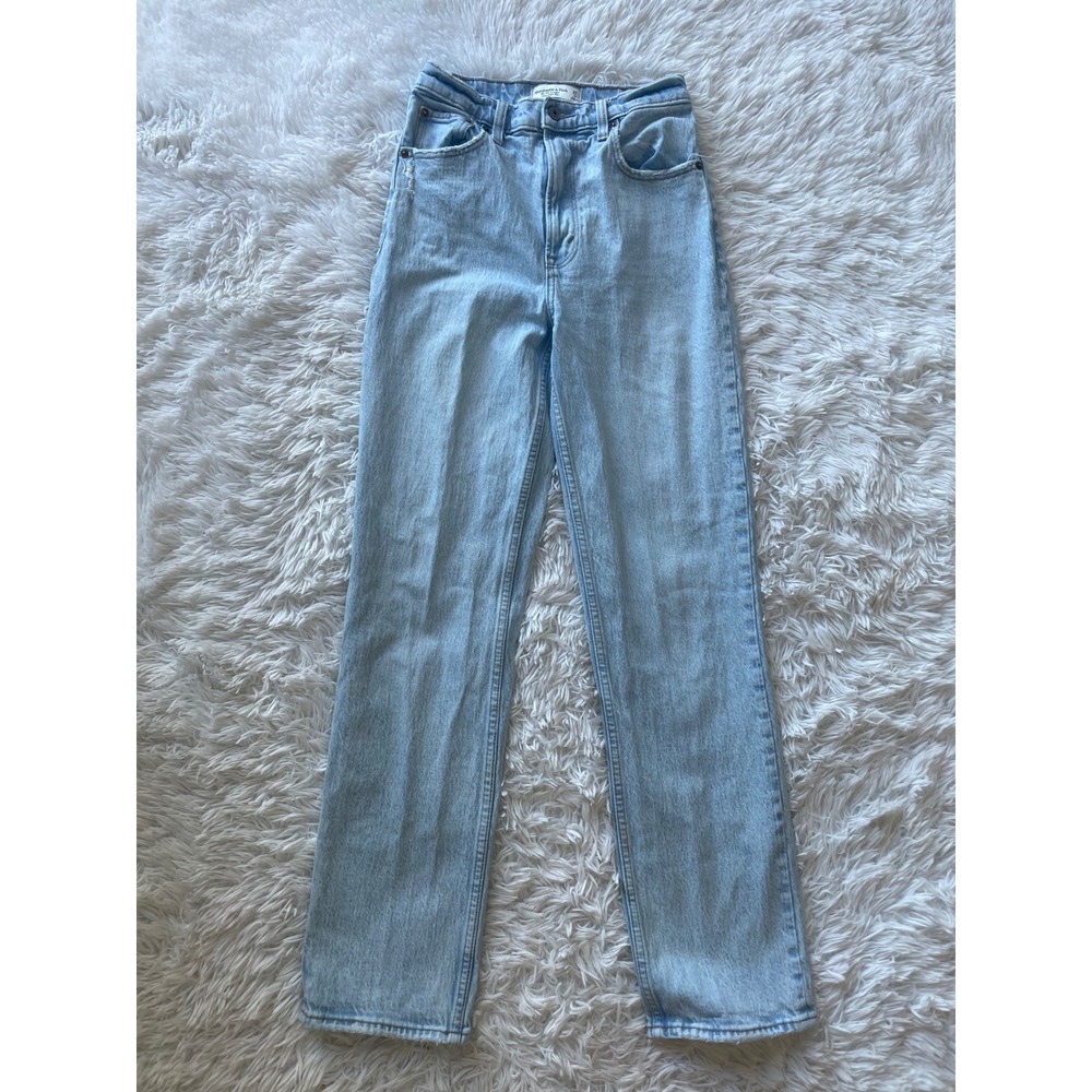 Abercrombie & Fitch The 90s Straight Ultra High Rise Jeans